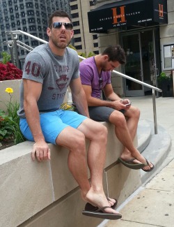 realcandidmen:  Strong legs, sexy feet