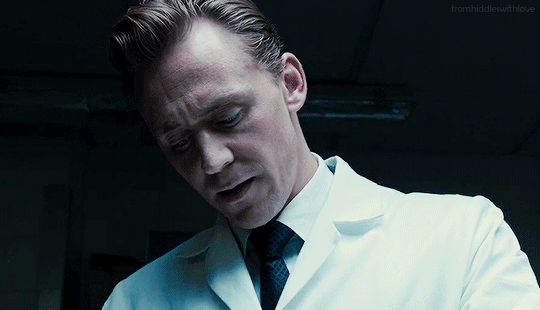 Tom Hiddleston высотка