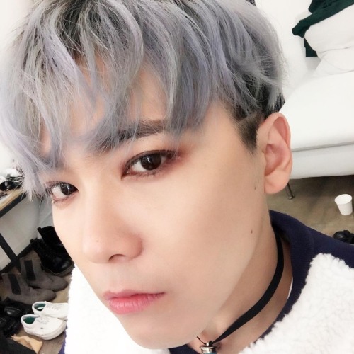 160609 Hongstargram update skullhong12Work work work for my lookbook #skullhong #16FW