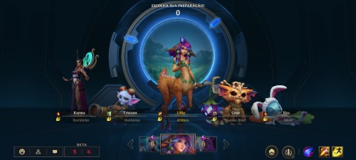 A Karma Sendo A única Pessoa Normal 