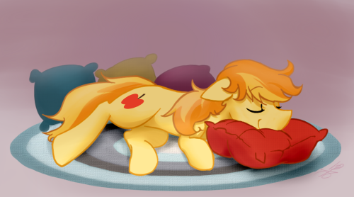 braeburn-corner:  a-braeburnlover:  Braeburn  Sleepy pone!  <3