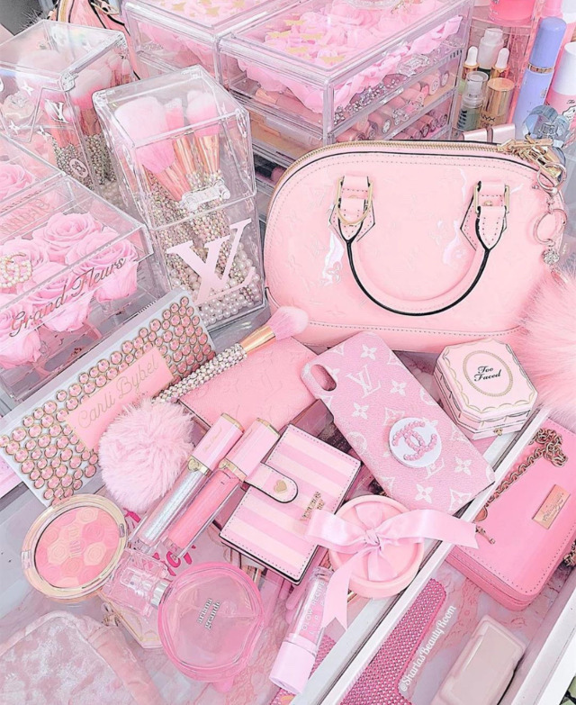 Love to Post Anything Girly Girl & Cute ☺️💕💅 on Tumblr: I need more pink  stuff!🥺😍💅🏻💄🤗💁🏻‍♀️