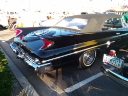 justneedsalittlework:Serious fins and a funky trunk-mounted spare in this seriously rare ‘60 Chrysler 300F Convertible.  Spotted at the Pavillions Saturday cruise night in Scottsdale, AZ.  
