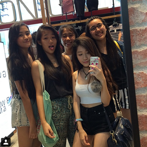 sunnyislandsyt3:  fan sub  Anyone know this girl can share her contact number/WeChat Id/Facebook id/