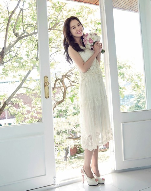 foreverjihyo: [HD] BanilaCo PINK Magazine ‘Jihyo’s Summer Holiday - 1 (cre: 百度宋智孝官方贴吧 )