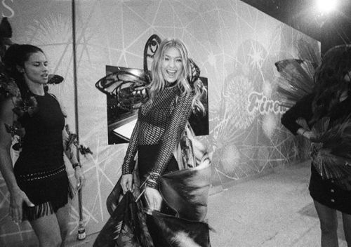 gigihadid Just TEN days til the @victoriassecret fashion show airs on CBS! (Dec 8th)Rehearsal day, c