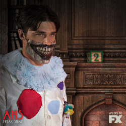 americanhorrorstoryonfx:   As his anger and frustration continue to brew, Dandy’s death count stands at two.    