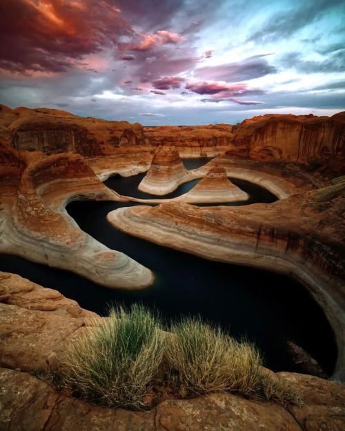 Photo by @flagwoods Beautiful sunset over looking reflection canyon. #utah #puresw #nowitsepic #plac