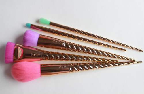 xoxo-whitney:tarte unicorn brushes