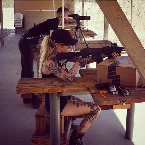 hottygram:  A hot #girl, tattoos and a weapon..life is complete🙈 (@sarafabel) by ventura_angels