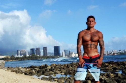 kane808action: What he was doing hanging out at sand island haha