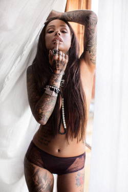 itsall1nk:  More Hot Tattoo Girls athttp://hot-tattoo-girls.blogspot.com