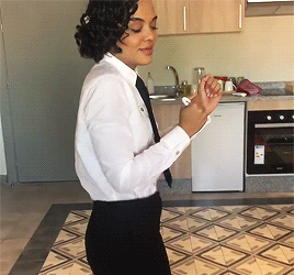 christhepine:tessamaethompson Took a break from galaxy defending on MiB to make shapes to a song som