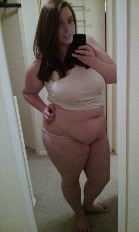 bazine02:  laurathefoodie:  It’s been a looong day. Sorry for the poor quality mirror selfies.  amazing  very pretty