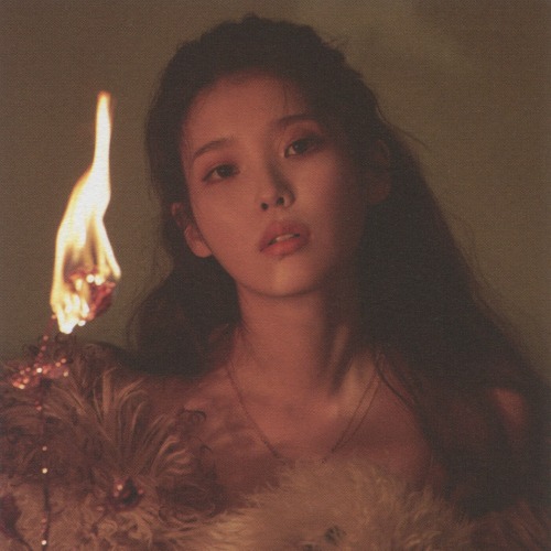 IU, Lilac Photo Book scans.