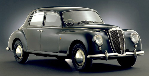 carsthatnevermadeit:Lancia Aurelia, 1950. The Aurelia was the first production car to use a V6 engin