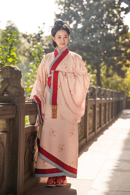 Traditional Chinese hanfu | Type: Quju曲裾 by 重回汉唐