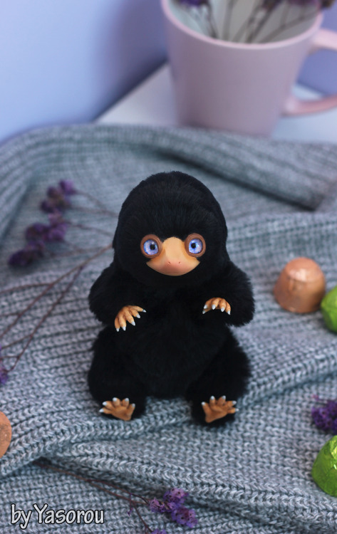 Little dream comes true: yesterday I made a baby niffler with pale violet eyes :з