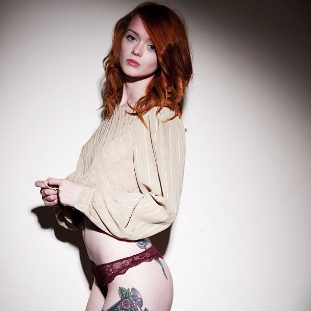 lass-and-suicide:  by Sir Neave 