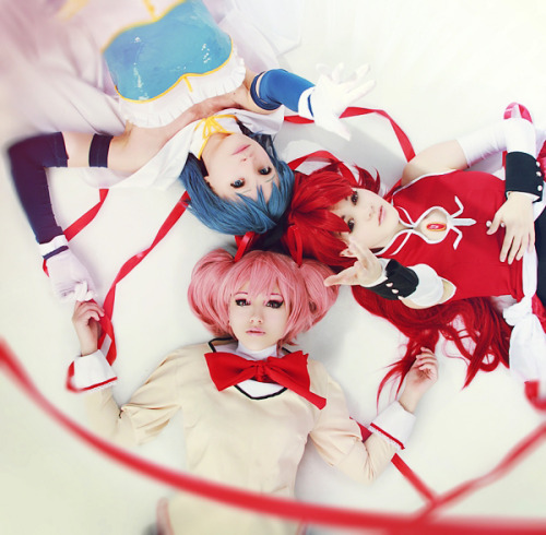 cosplayingincolor:  Puella Magi Madoka Magika by *YuuGray