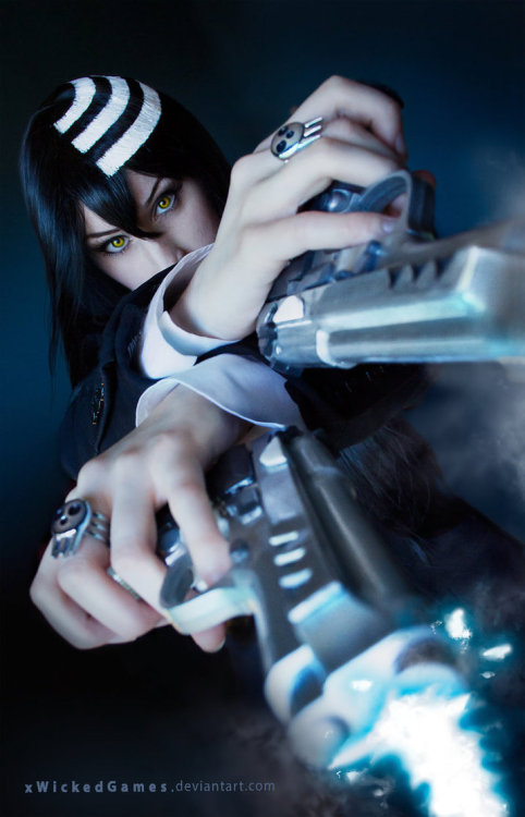 freaking-nerd-kid:  universalnerdculture:  Genderbend Death The Kid Cosplay by XWickedGames  more geekery here