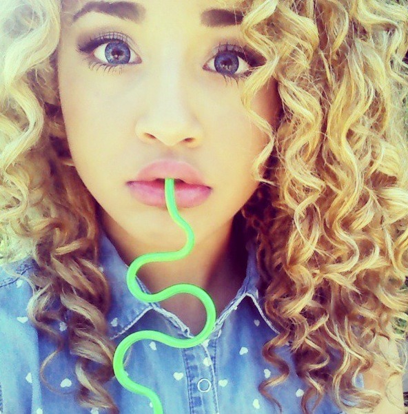 theneckbreakers:  www.therealjadahdoll.tumblr.com/  