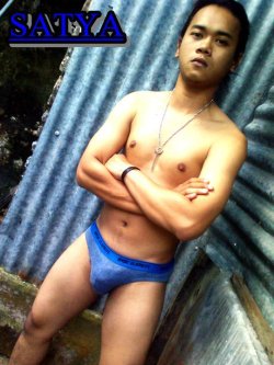 indonesianhunks:  kolor murah satya, pose