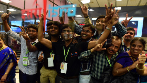 audscratprophetlilith: science-sexual: kqedscience: Success! India’s First Mars Probe Is In Or