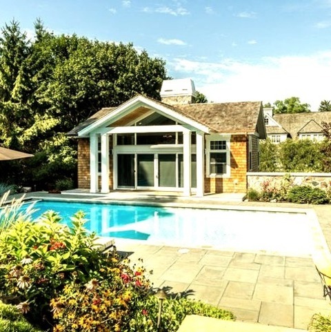 Poolhouse In Milwaukee