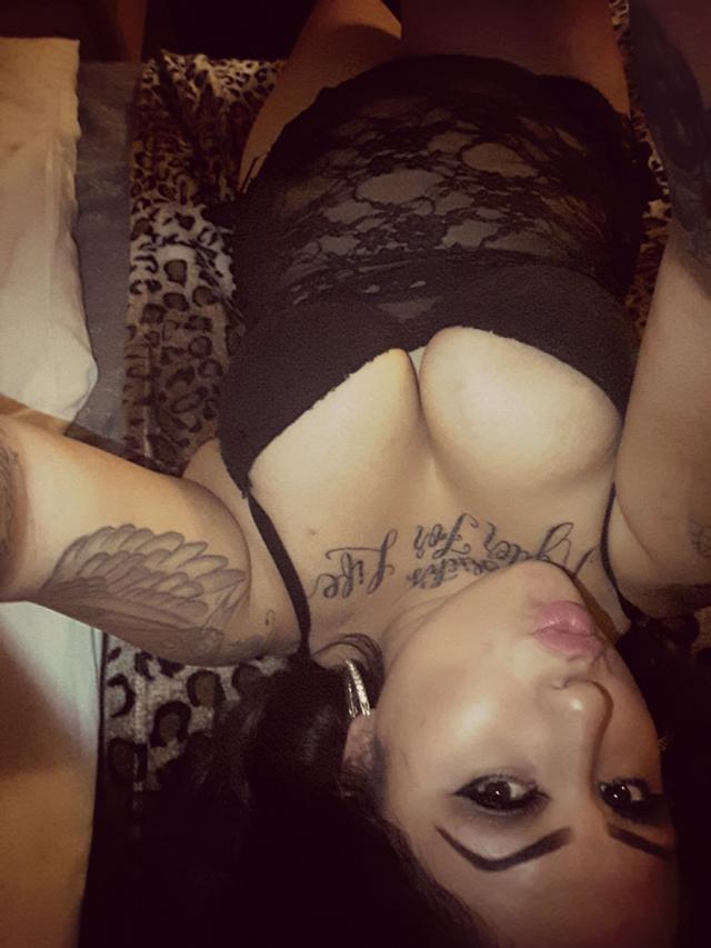 latinashunter:  Beautiful Busty Tatted Chola. Perfection!