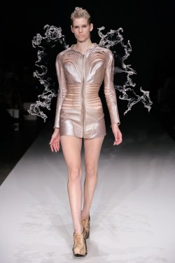 louisvuitttonn:  Iris van Herpen RTW Spring ‘11