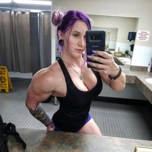 skeezix44: SheBoss Muscle MASTERFULLY SCULPTED!!!