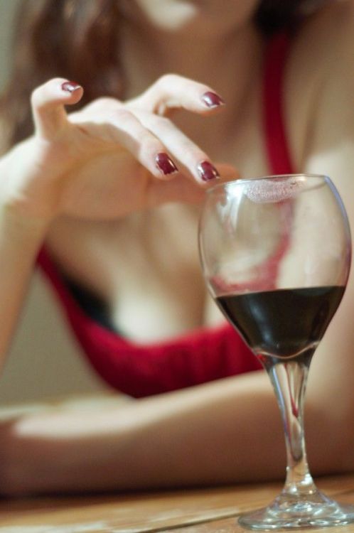 il-vaso-di-pandora-blog:   La vita è troppo breve per bere vini mediocri.  Johann Wolfgang von Goethe   