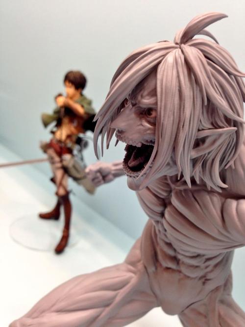  First looks at SENTINEL’s Erwin, Hanji, and Titan Eren figurines from Wonder Festival 2014!  A new (3rd) version of Levi was announced also, it seems. My wallet is crying. ETA: Added two more Hanji photos!