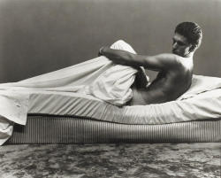 Tomakeyounervous:  George Platt Lynes