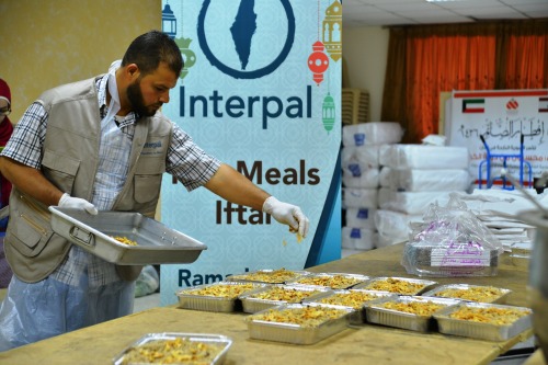interpaluk:Ramadan‬ update: yesterday we distributed iftars to vulnerable Palestinian, Syrian and Le