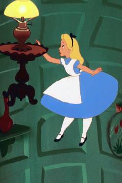 vintagegal:  Disney’s Alice in Wonderland