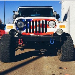 jeepbeef:  @nikiblunn #jeepher #jeep #vinylwrap