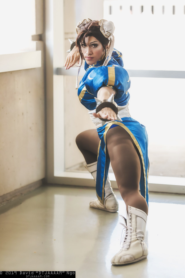 A great Chun-Li cosplay!