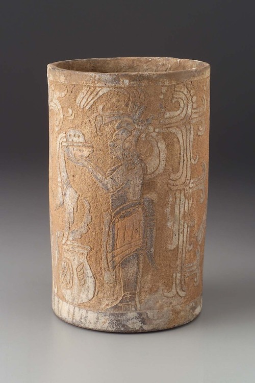 tlatollotl:Cylinder vaseMayaLate Classic Period / modern eraA.D. 650–800Object Place: Mexico or Guat