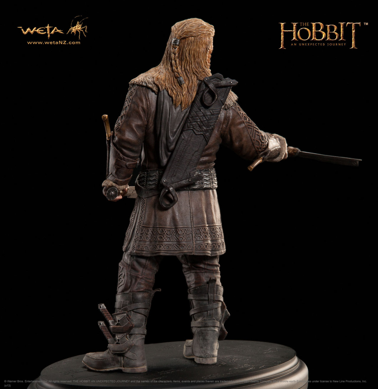 batsdontkill:  Fili statue by Weta  “Wielding twin Dwarven swords and bristling