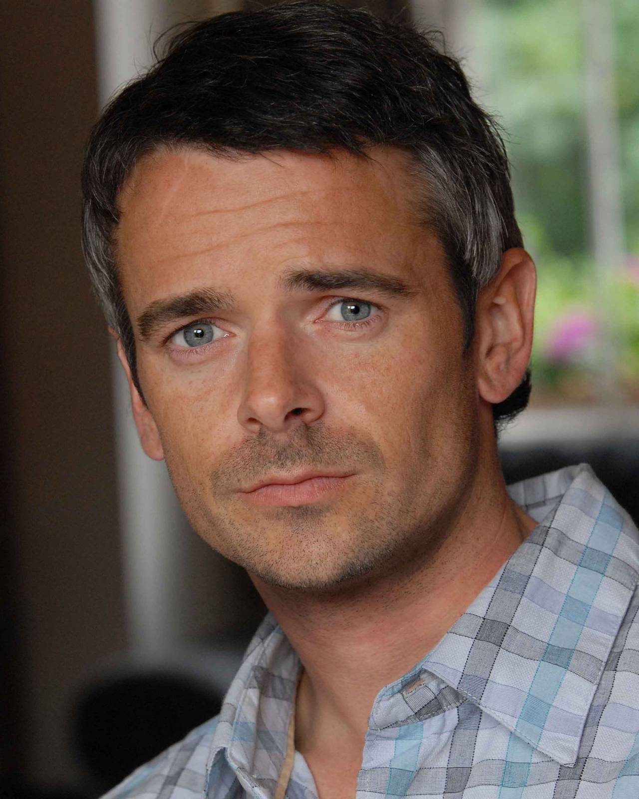 son-wants-dad:  ROBERT EMMANUEL (ACTEUR BRITANNIQUE)Ses yeux et ses belles tempes