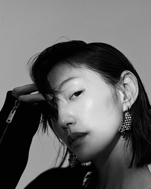 Lee El 이엘 Ph. by HYEA W. KANG for Allure Korea (June 2022)