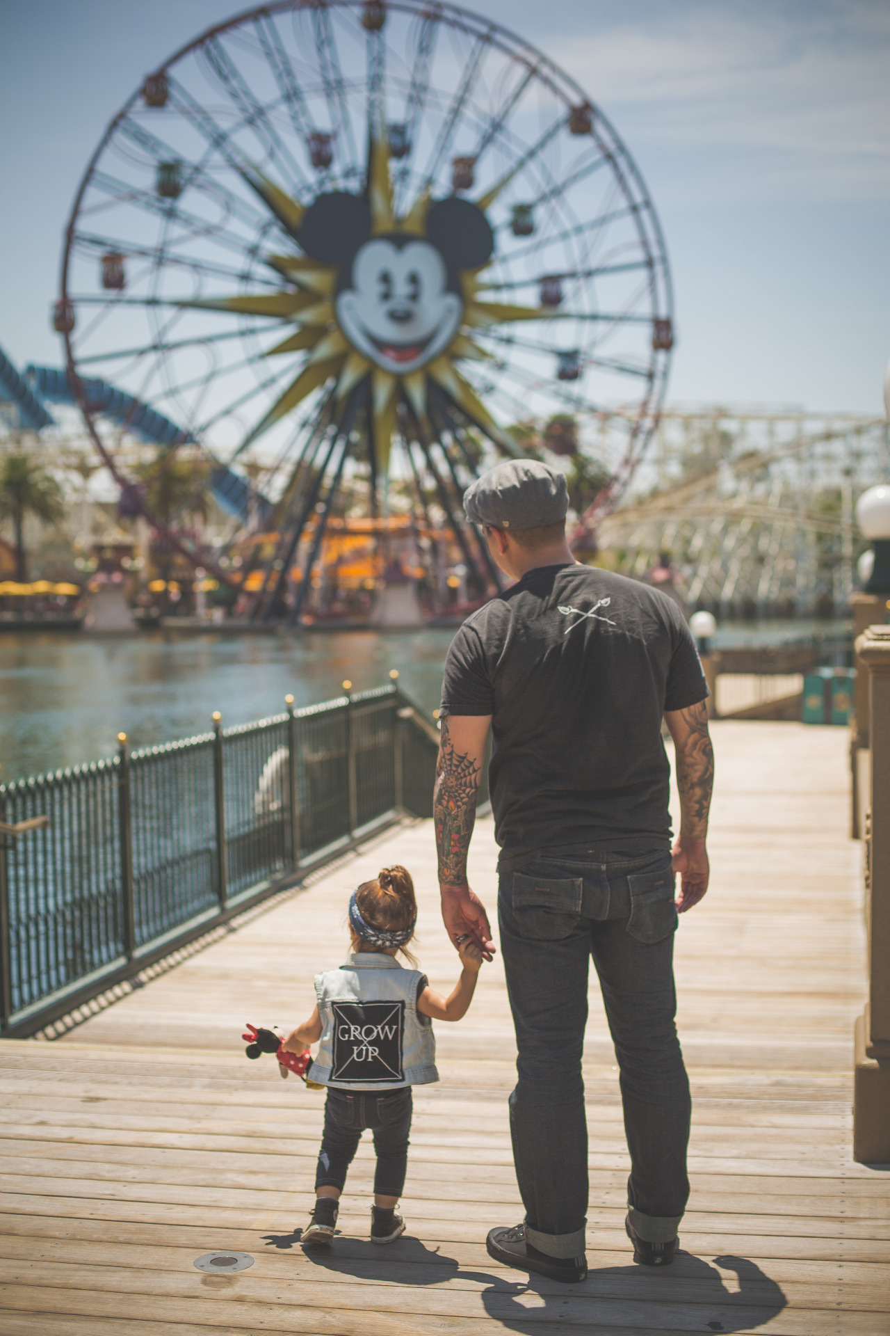 kidsraisingkids:  Just another Tuesday at Disneyland with my little momma :*) 