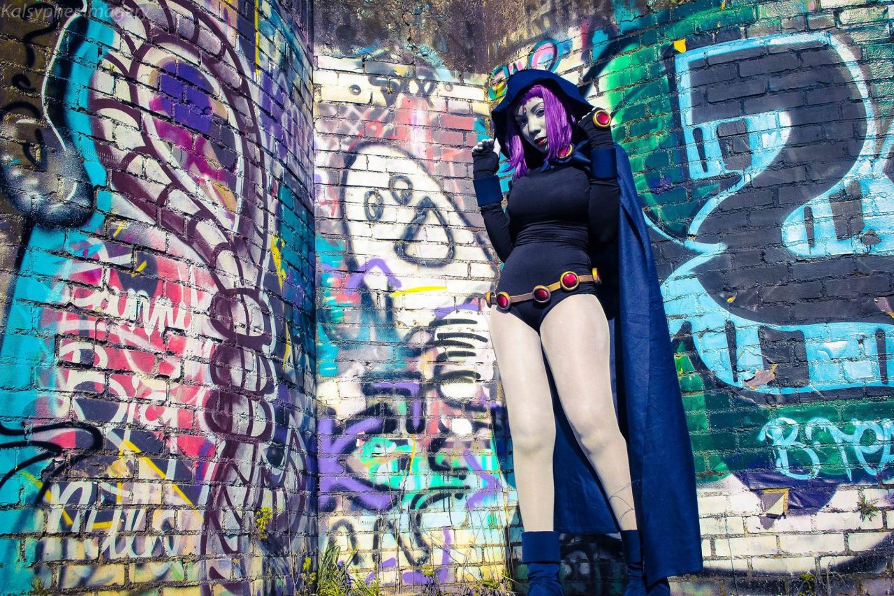 superheroesincolor:   Raven Cosplay by Sami Bess  Get the comics here [ Follow