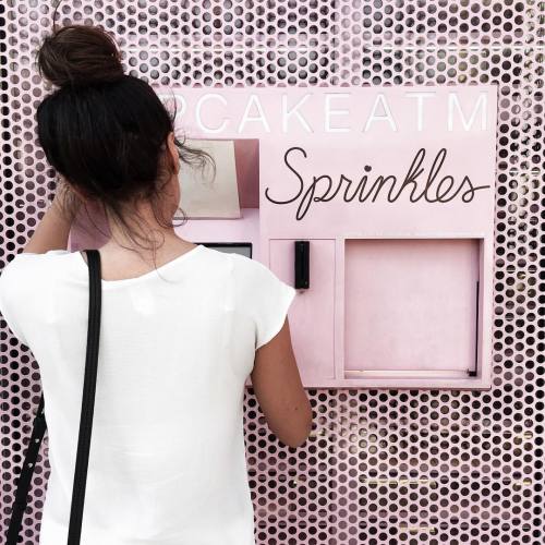 Should I eat a cupcake from an ATM before I work out orrr?! #LA_withme (at Sprinkles Cupcake ATM - B