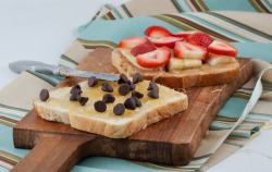 vegan-yums:  Grilled peanut butter and banana split sandwich (use vegan butter, omit honey) 