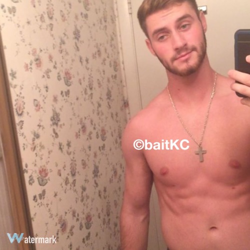 universitydudes:  dumbcollegejocks3: baitkc: College baseball player!!!  Dumbcollegejocks3.tumblr.com  nice
