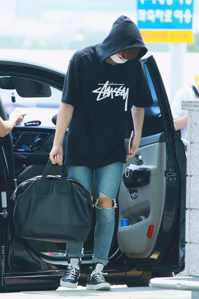 jungkook airport fashion, Tumblr