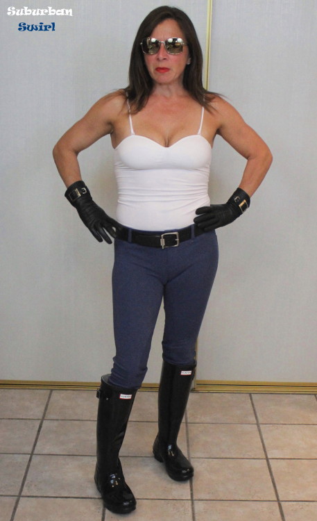 suburbanswirl: Jodhpurs by Devon-Aire, top by Ambience, leather gloves by Wilsons, and rubber rain b